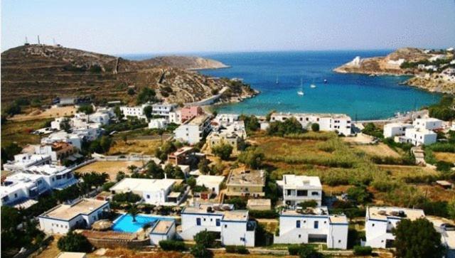Amfitrion Hotel Vari  Exterior photo