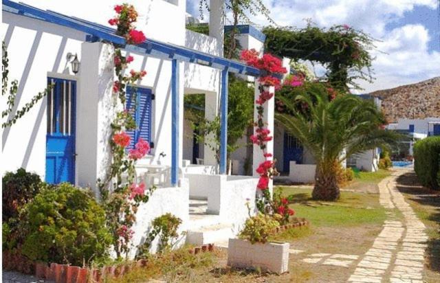 Amfitrion Hotel Vari  Exterior photo