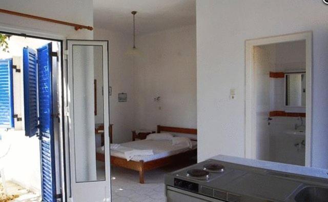 Amfitrion Hotel Vari  Room photo